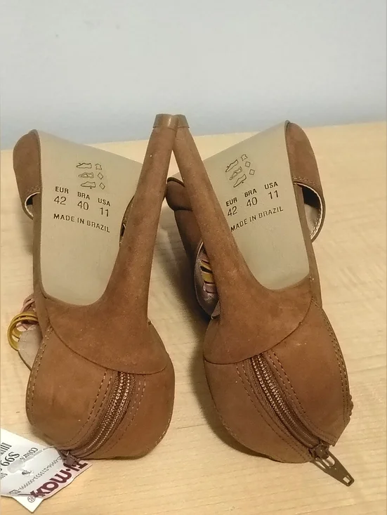 Heels - Picture 6 of 7